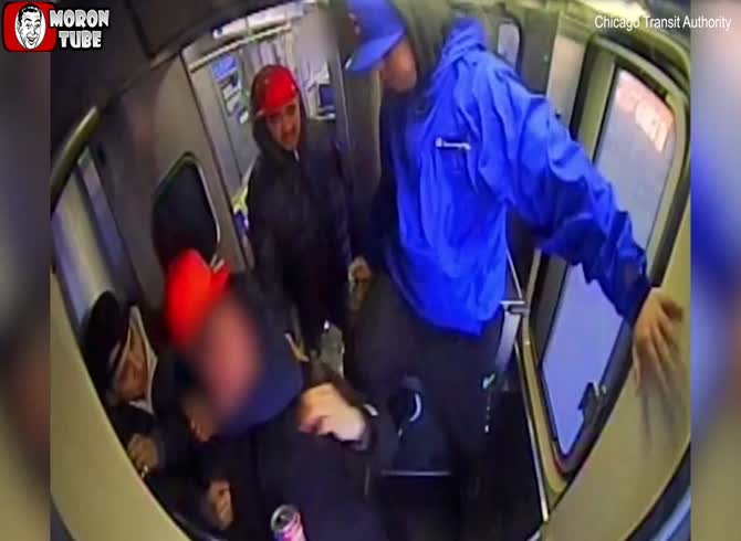 Video :A group of Venezuelan migrants assaults a train rider in Chicago in this horrifying video
